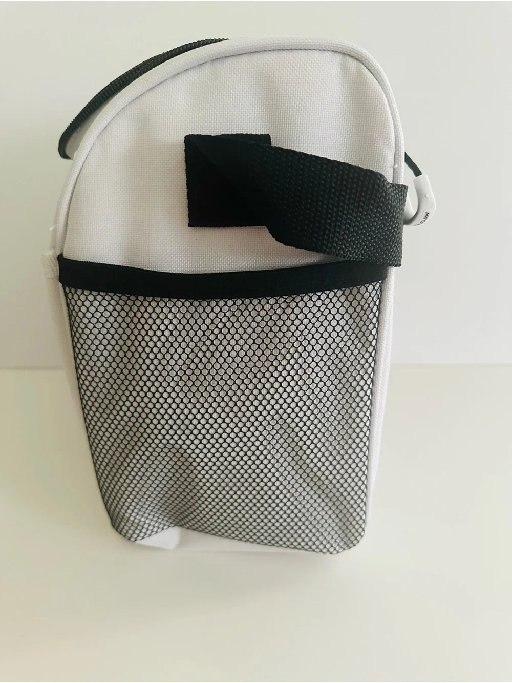 White Claw Hard Seltzer Logo Insulated Cooler Lunch Bag With Strap